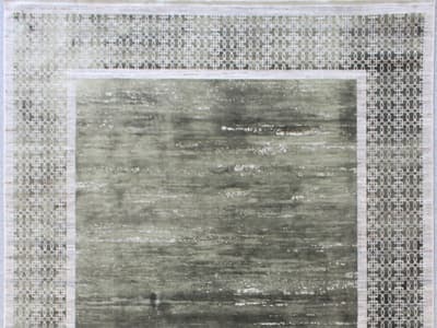 Luxury Persian Rug in Grey 