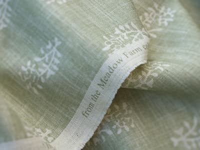 Gentle sprig pattern in green