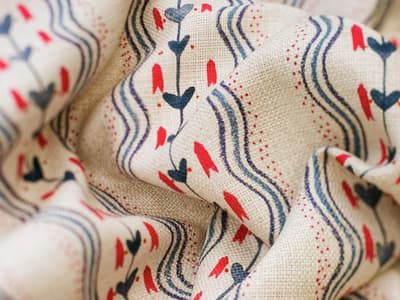 Hand-drawn stripes with breezy charm
