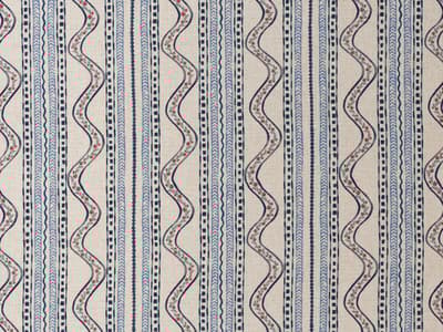 Delicate stripes with vintage rhythm