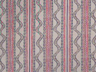 Delicate stripes with vintage rhythm