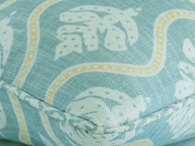 Small leaf cushion in blue-green