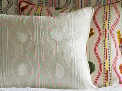 Embroidered leaves in ivory