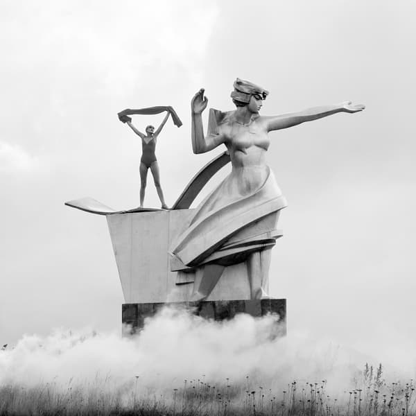 Statuesque - Jerry Hall, Photographic Artwork, Black & White - Andrew Martin thumbnail