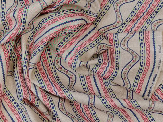 Delicate stripes with vintage rhythm