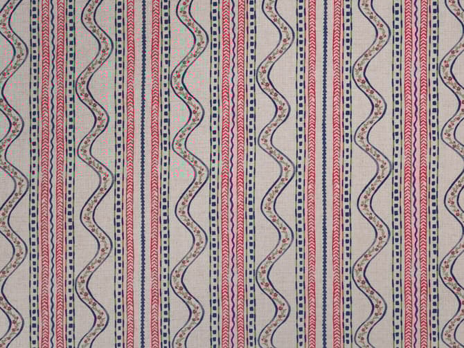 Delicate stripes with vintage rhythm