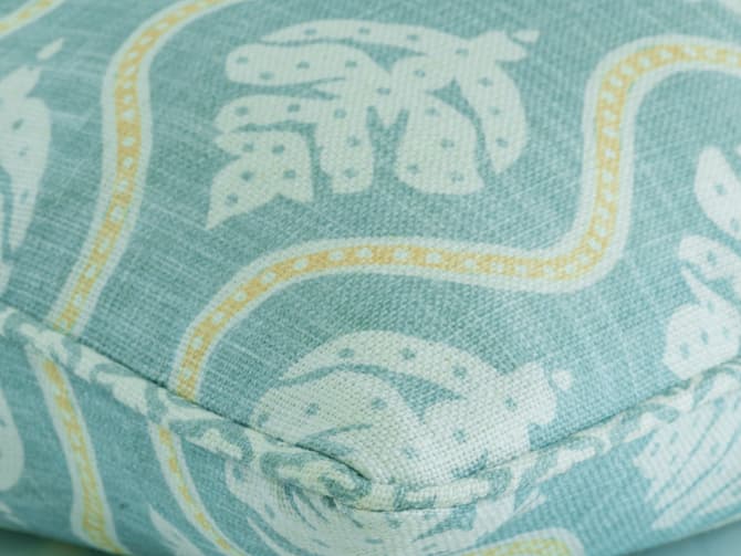 Small leaf cushion in blue-green