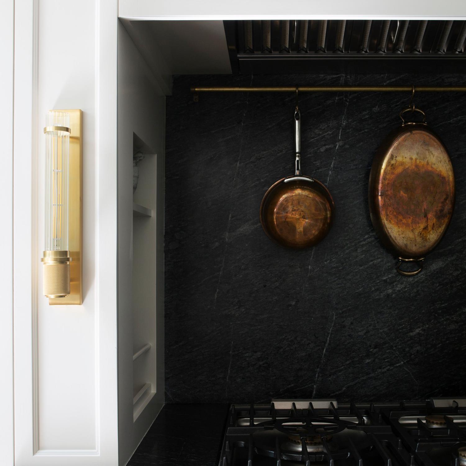 Shaw Wall Light Brass Wall Light Aged Brass - Andrew Martin