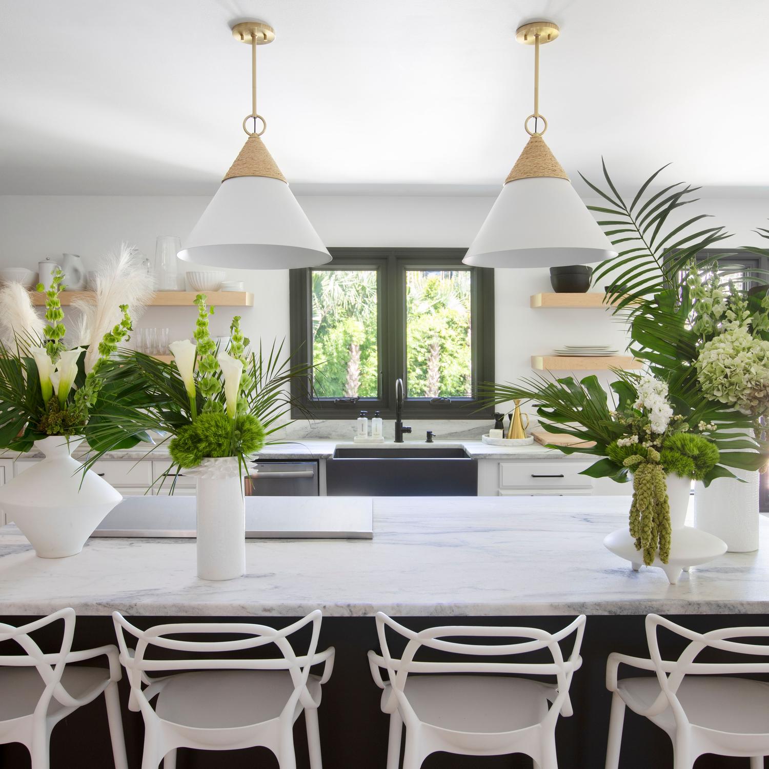 Mica Light Medium Brass - Andrew Martin