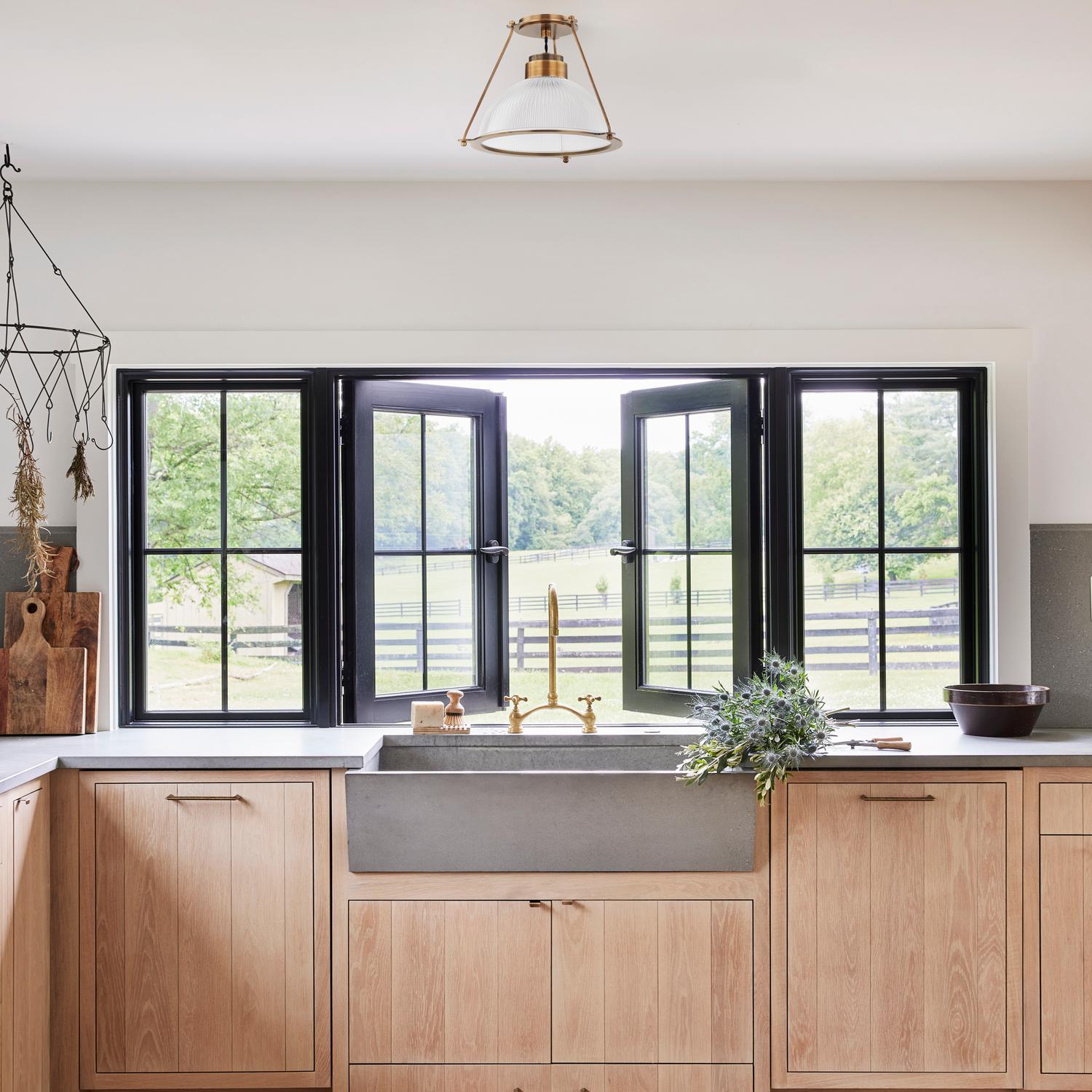 Glint Light Medium Brass - Andrew Martin