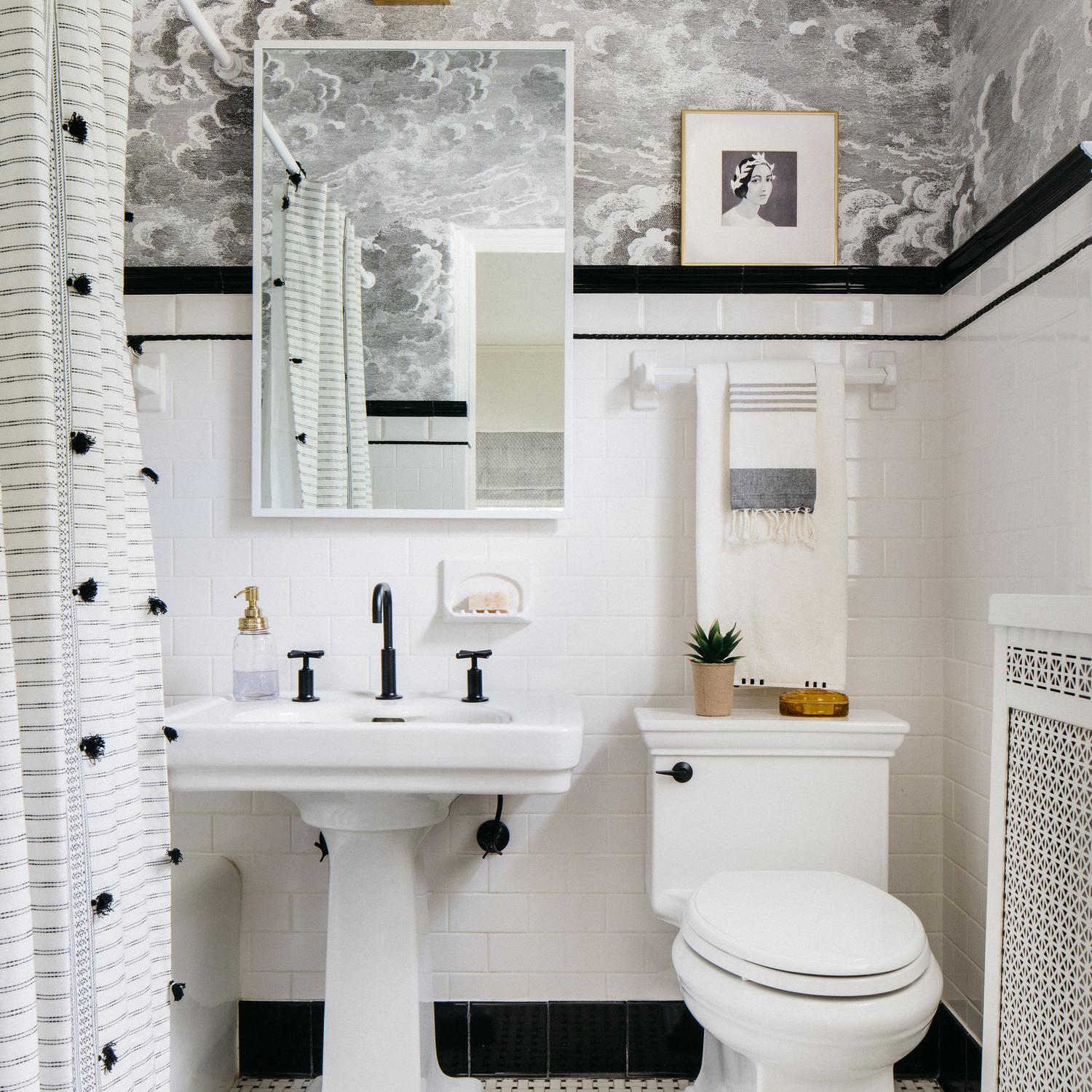 Harper Wall Light Brass Wall Light Aged Brass - Andrew Martin