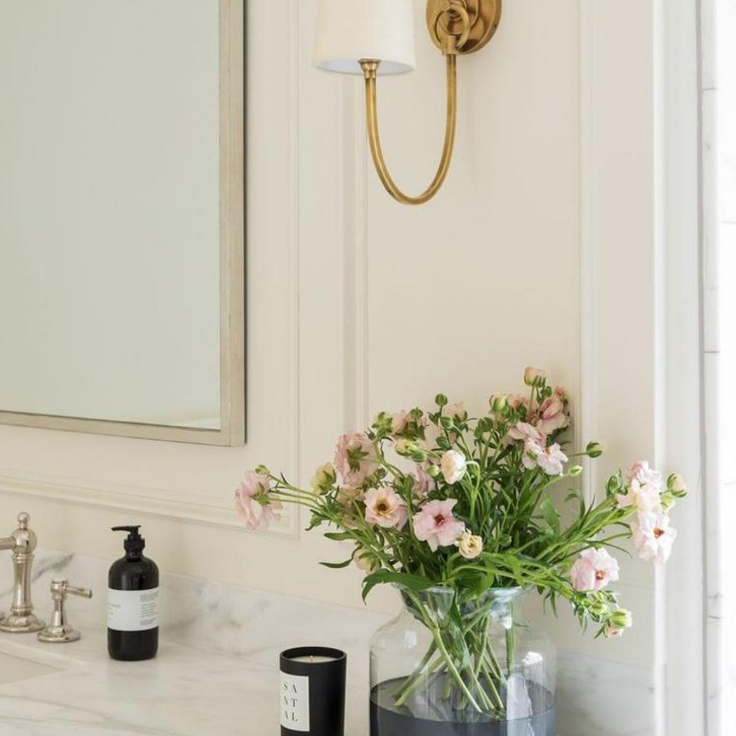 Reed Single Wall Light Brass Light Single Hand-rubbed Antique Brass - Andrew Martin