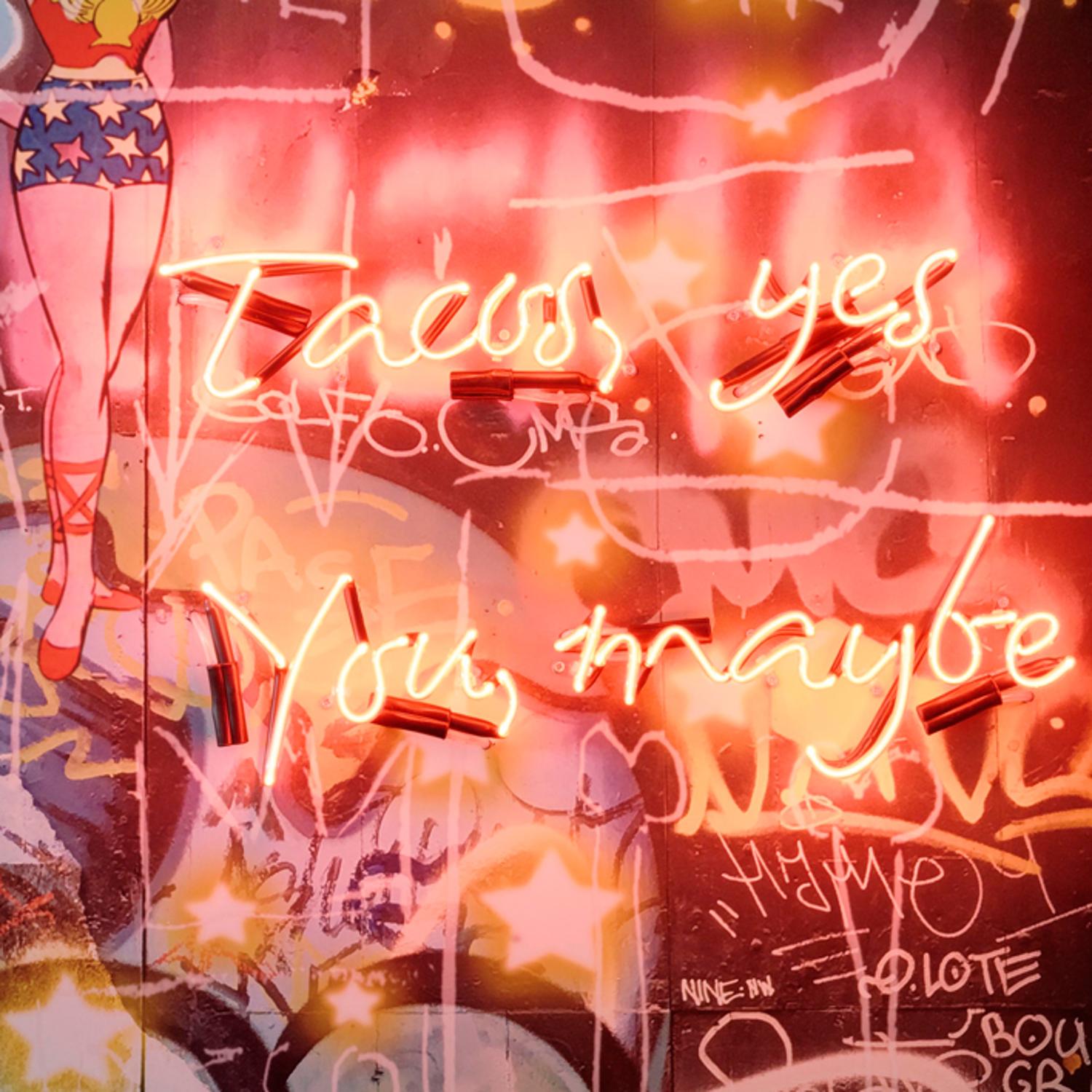 Wonder Woman Bed 122cm X 182cm Blue Multicoloured Red - Andrew Martin