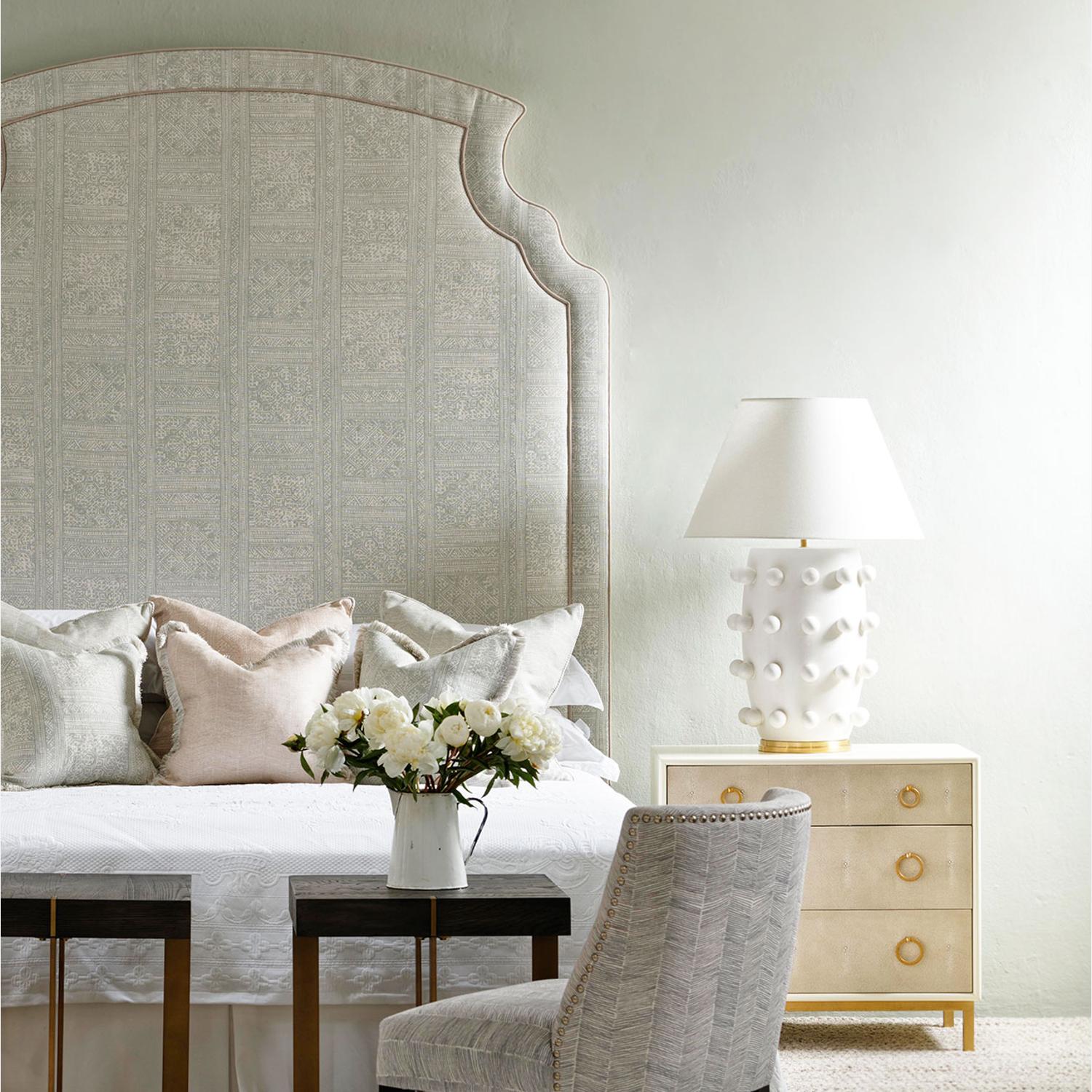 Linden Table Lamp White Table Lamp Medium Plaster White - Andrew Martin