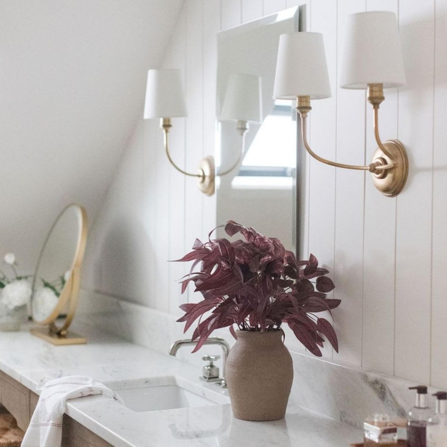 Vendome Single Wall Light Brass Light Single Hand-rubbed Antique Brass - Andrew Martin