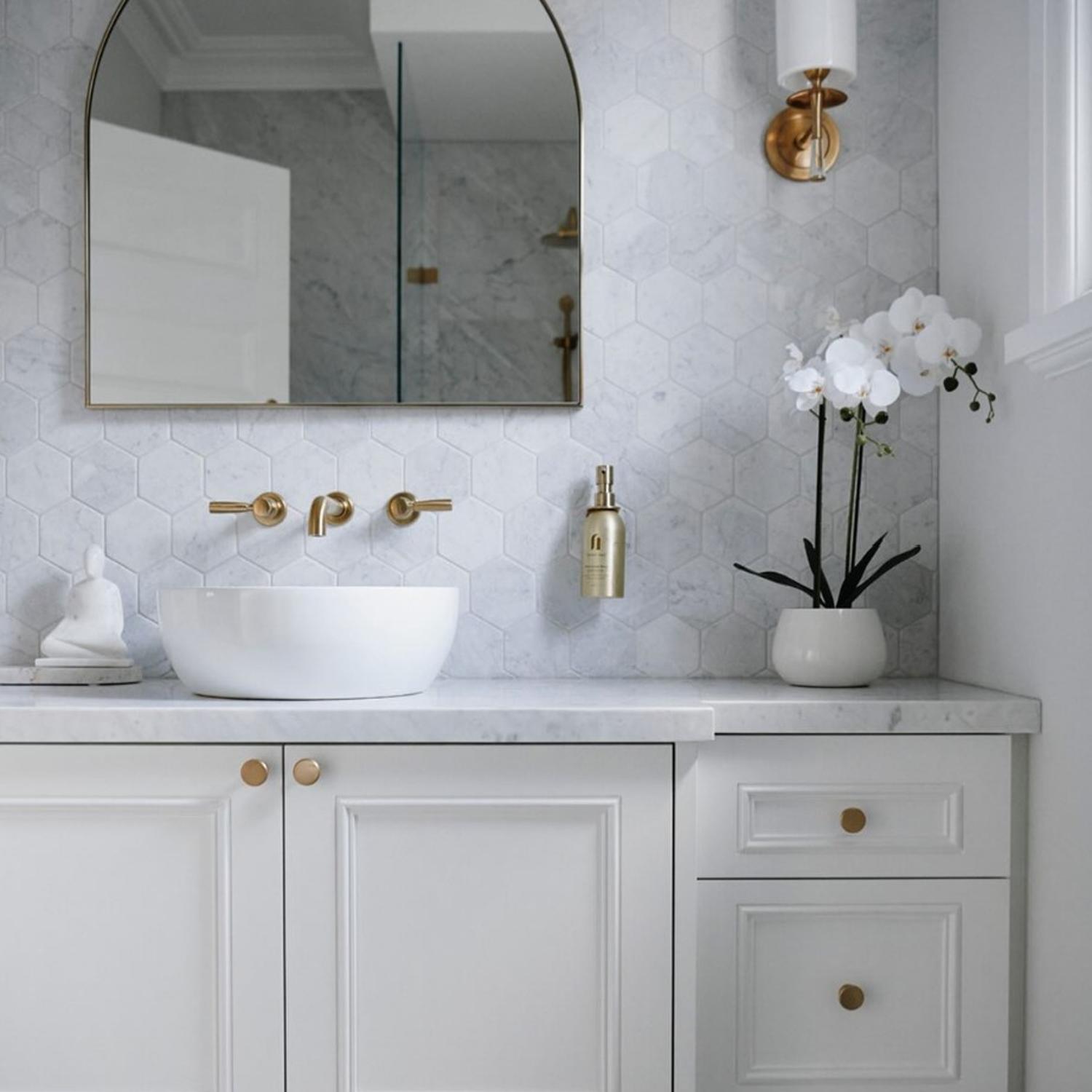 Drunmore Wall Light Brass Light Hand-rubbed Antique Brass - Andrew Martin